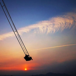 Cliff swing